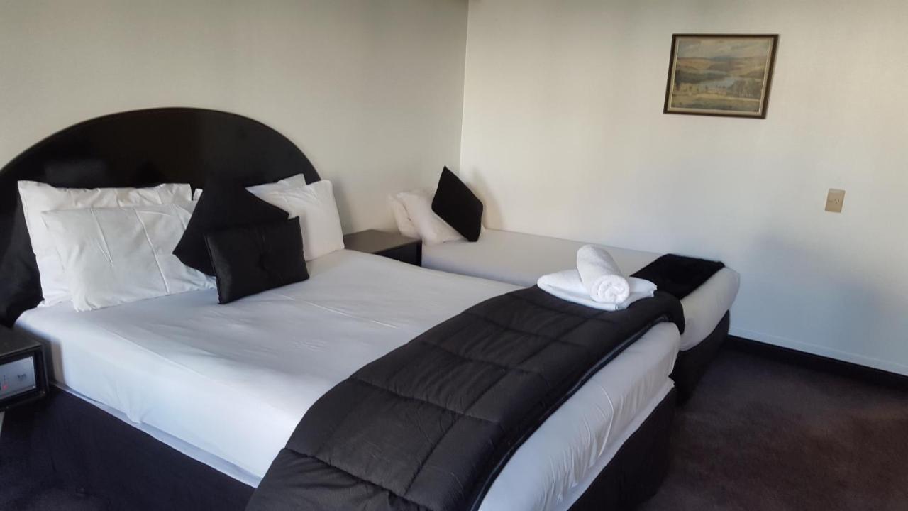 Alcamo Motel Hamilton Extérieur photo